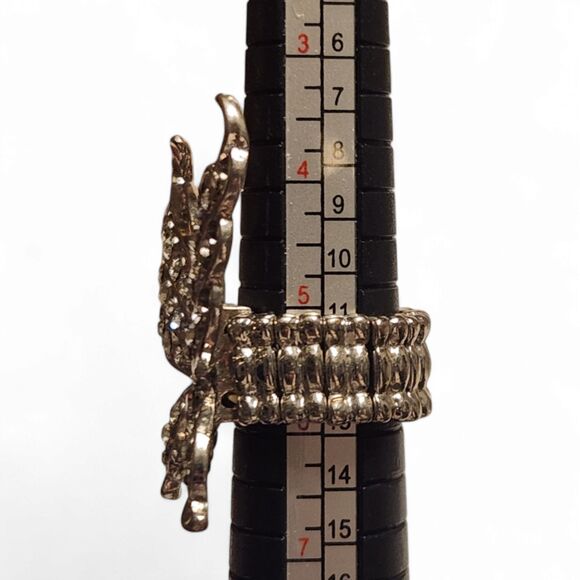 Beautiful Vintage Butterfly Ring, Clear Rhinestones and Adjustable Silver Band - Picture 7 of 7